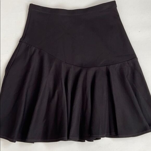 Like new CAbi skater style skirt - Picture 3 of 7